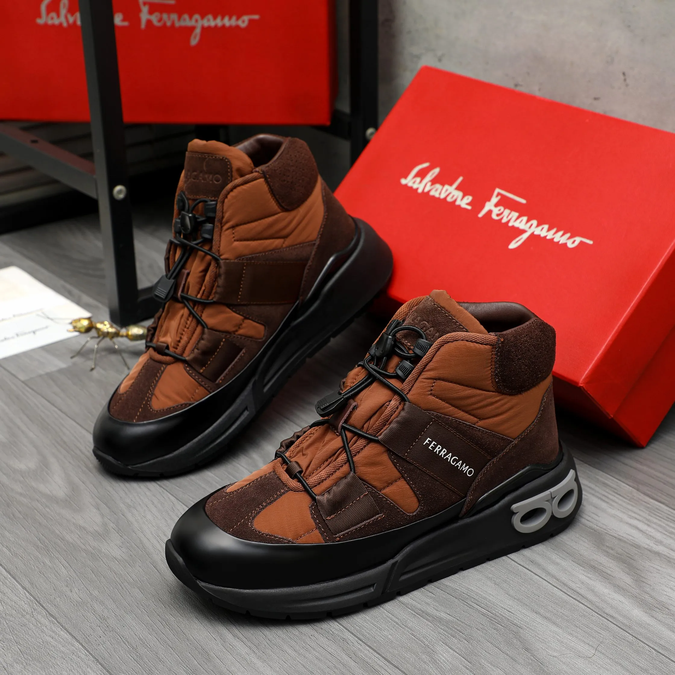 Men's shoes 💰640 Product trademark: Ferragamo "Ferragamo" high-top casual shoes Regular size: 38-46 (45.46 is custom-made and non-returnable) Product materials: Selected frosted cowhide stitching cloth upper, cowhide lining, original outsole